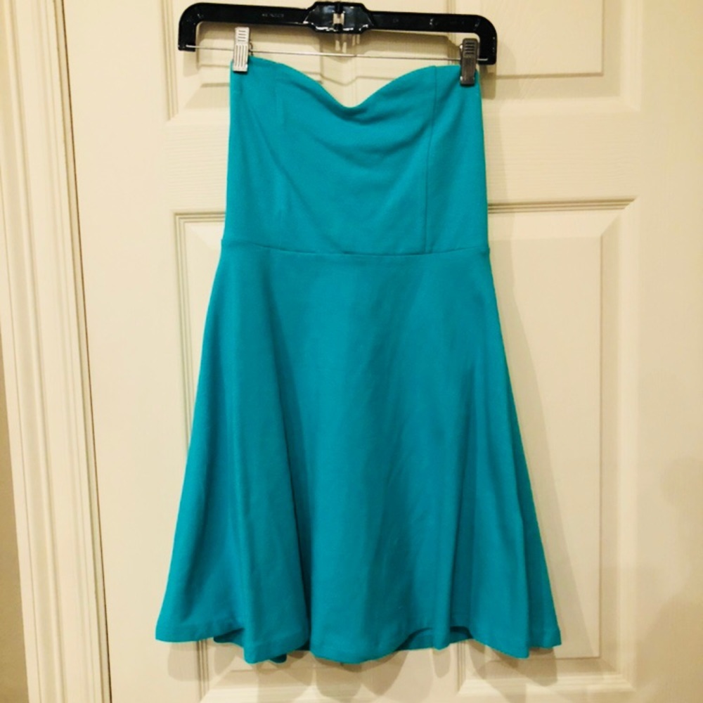 Turquoise strapless dress
